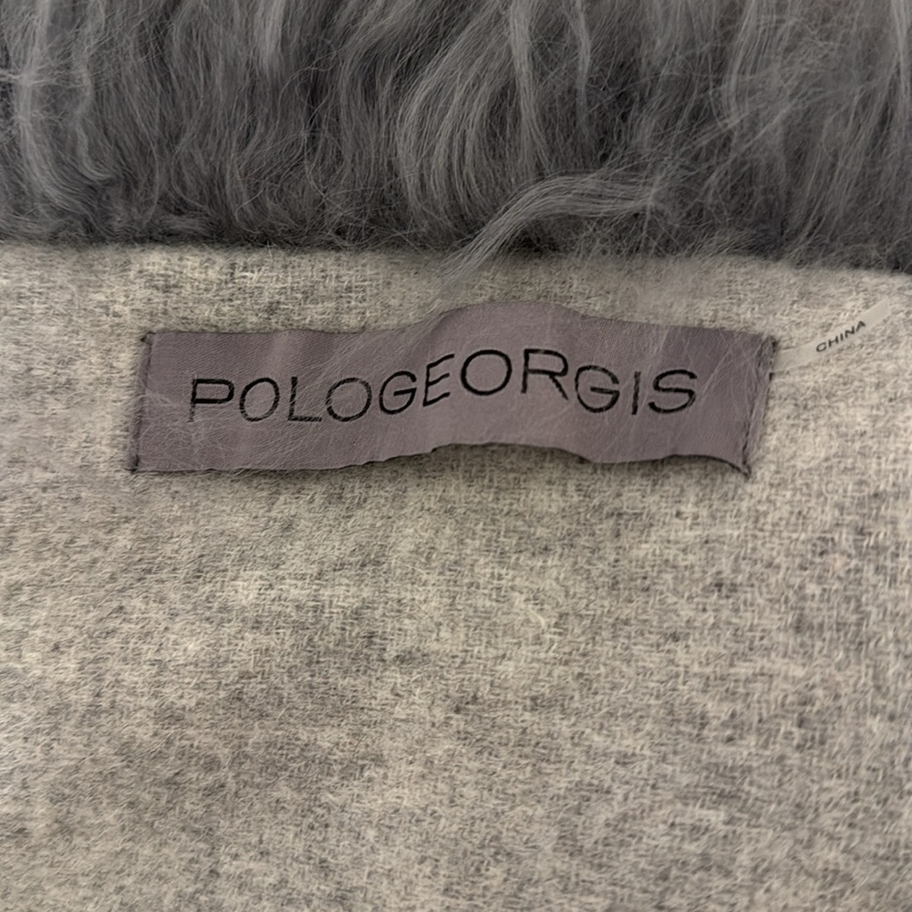 POLOGEORGIS NEW 100% Dyed Lamb Fur Cape/Shawl One Size - Picture 8 of 8